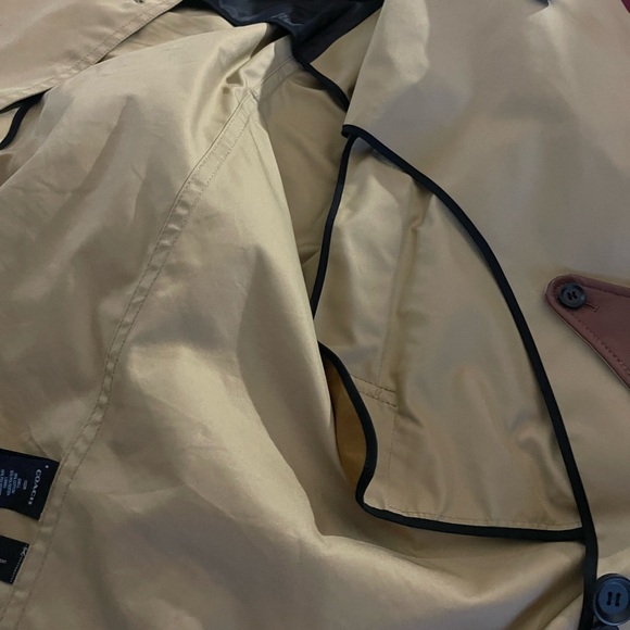I am listing a men’s Coach trench coat size large - Picture 7 of 10